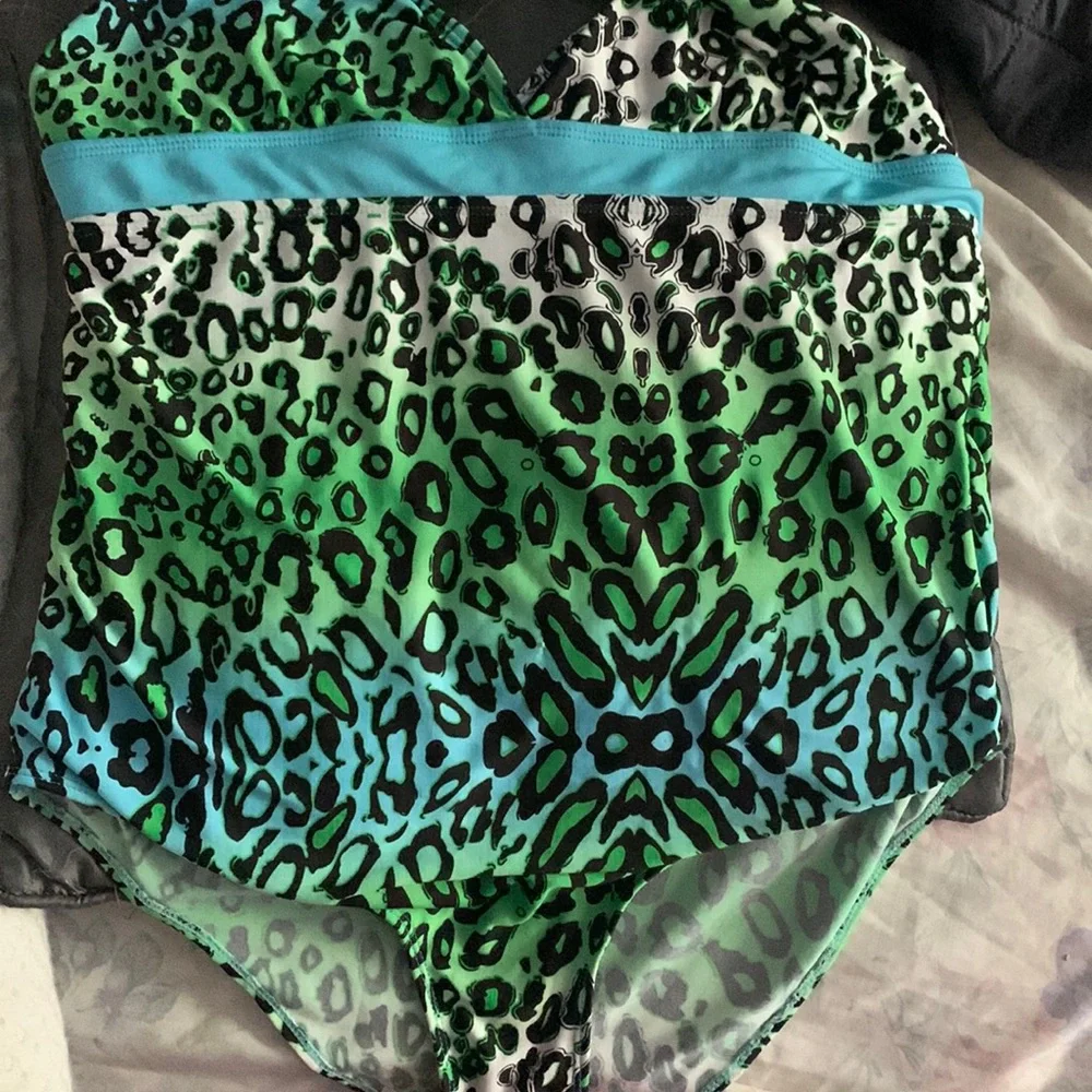 Swim suit - Picture 1 of 6